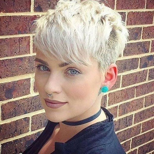 capelli corti
