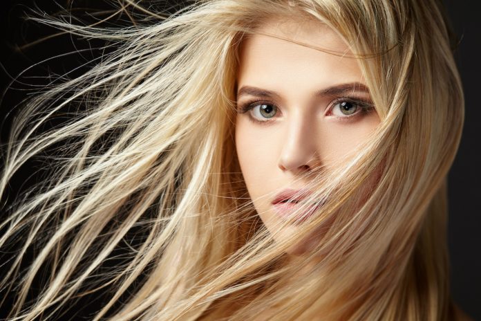 Capelli Biondi Al Vento Capelli Biondi Al Vento