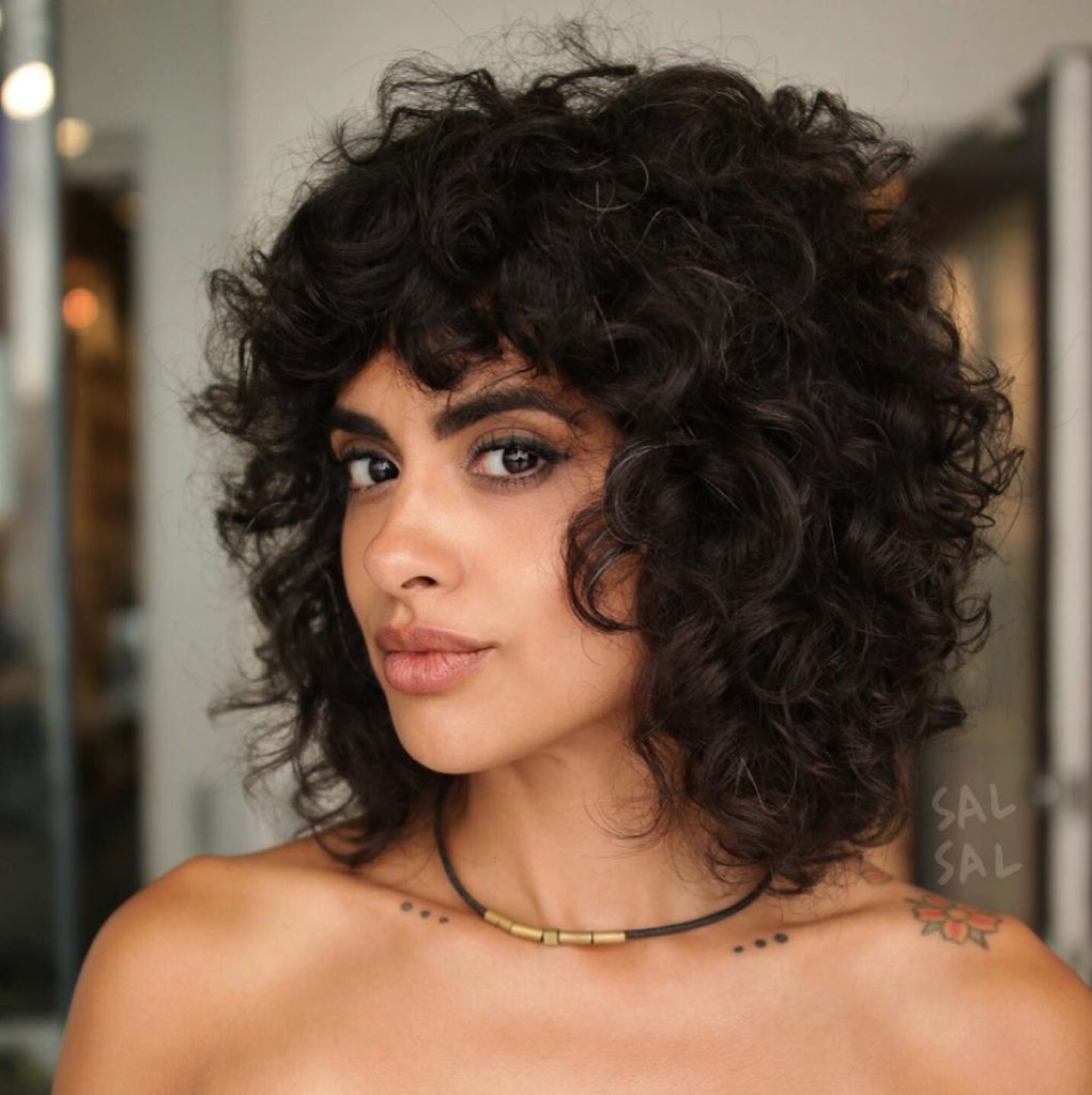 Capelli ricci: la guida per gestirli al meglio in base alla loro ...