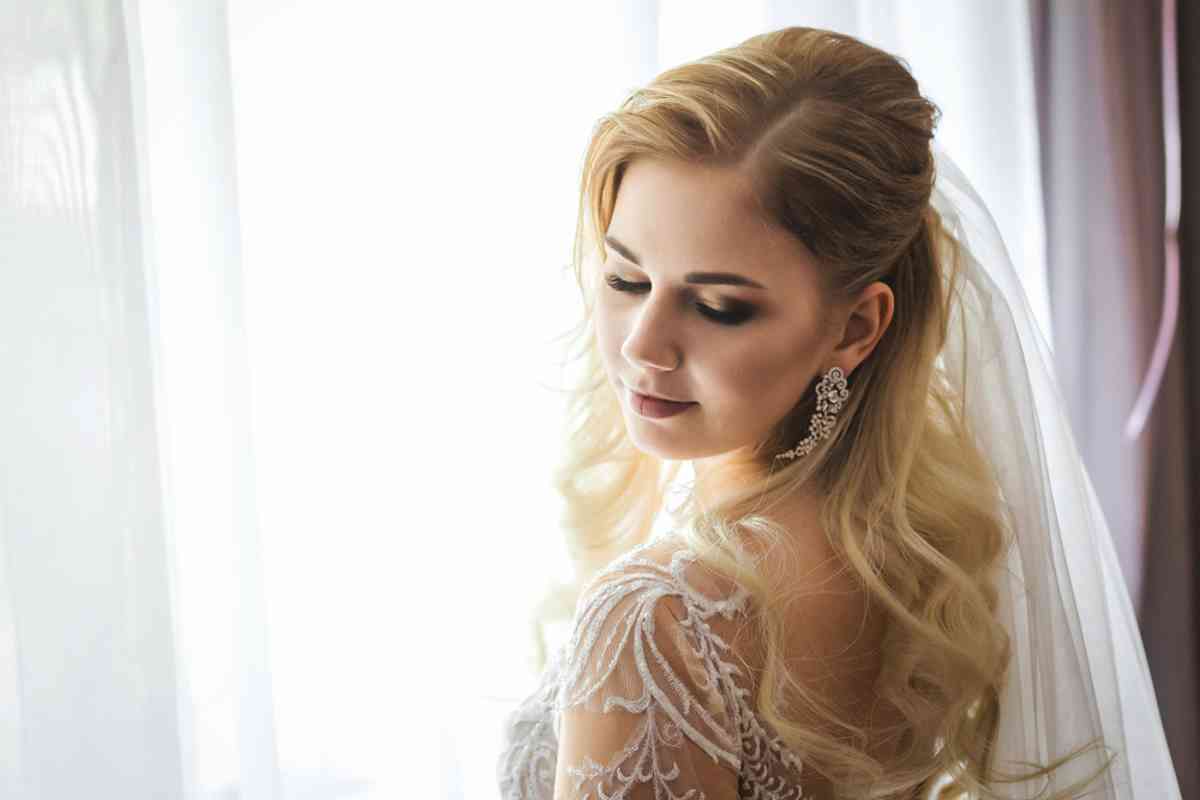 Accocniatura sposa semiraccolto