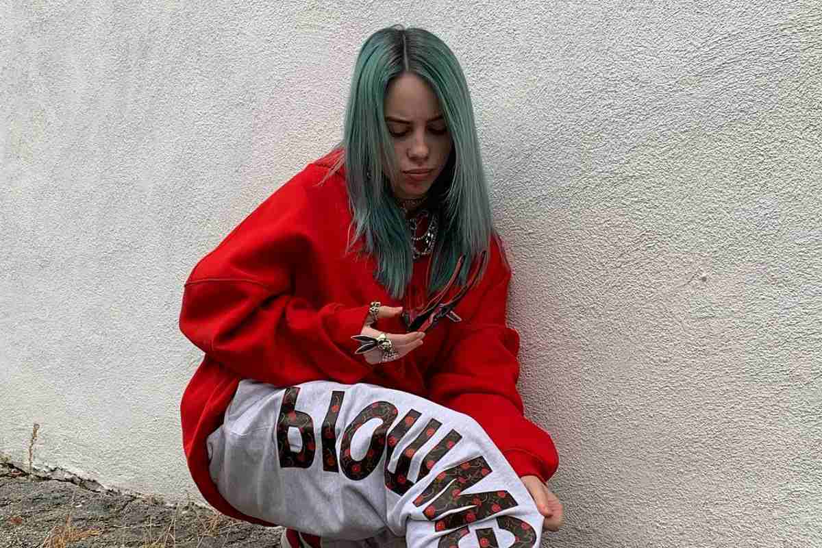 Capelli bianchi…il trend del 2019 Capelli Estate 2019 e il colore neon green di Billie Elish che risolve