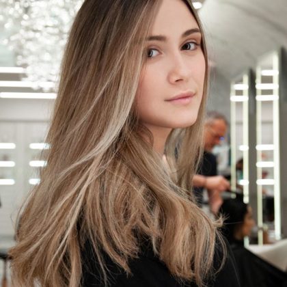 Mogano colore capelli Biondo cenere: a chi sta realmente bene questo colore? - CapelliStyle