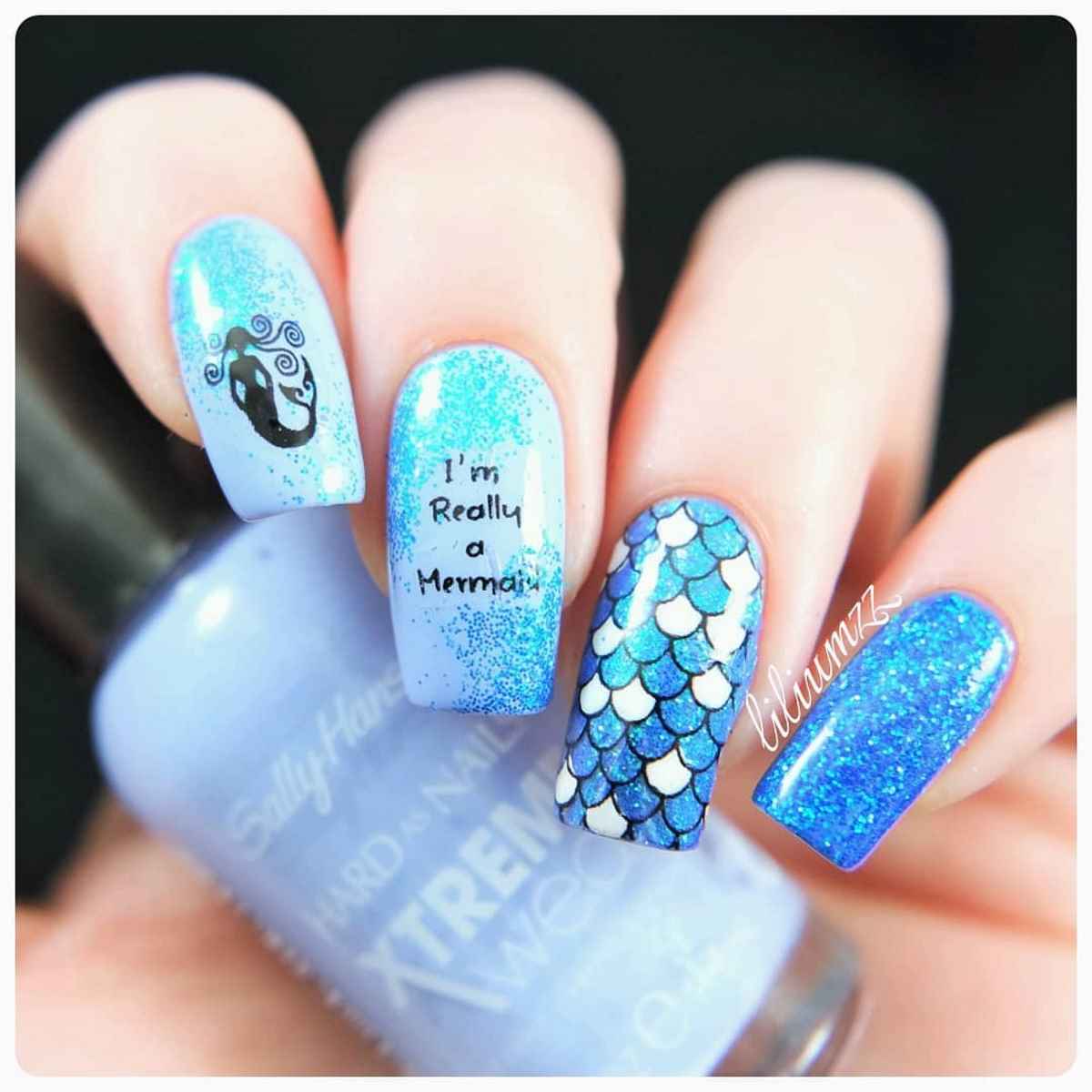 Manicure ispirata al mare