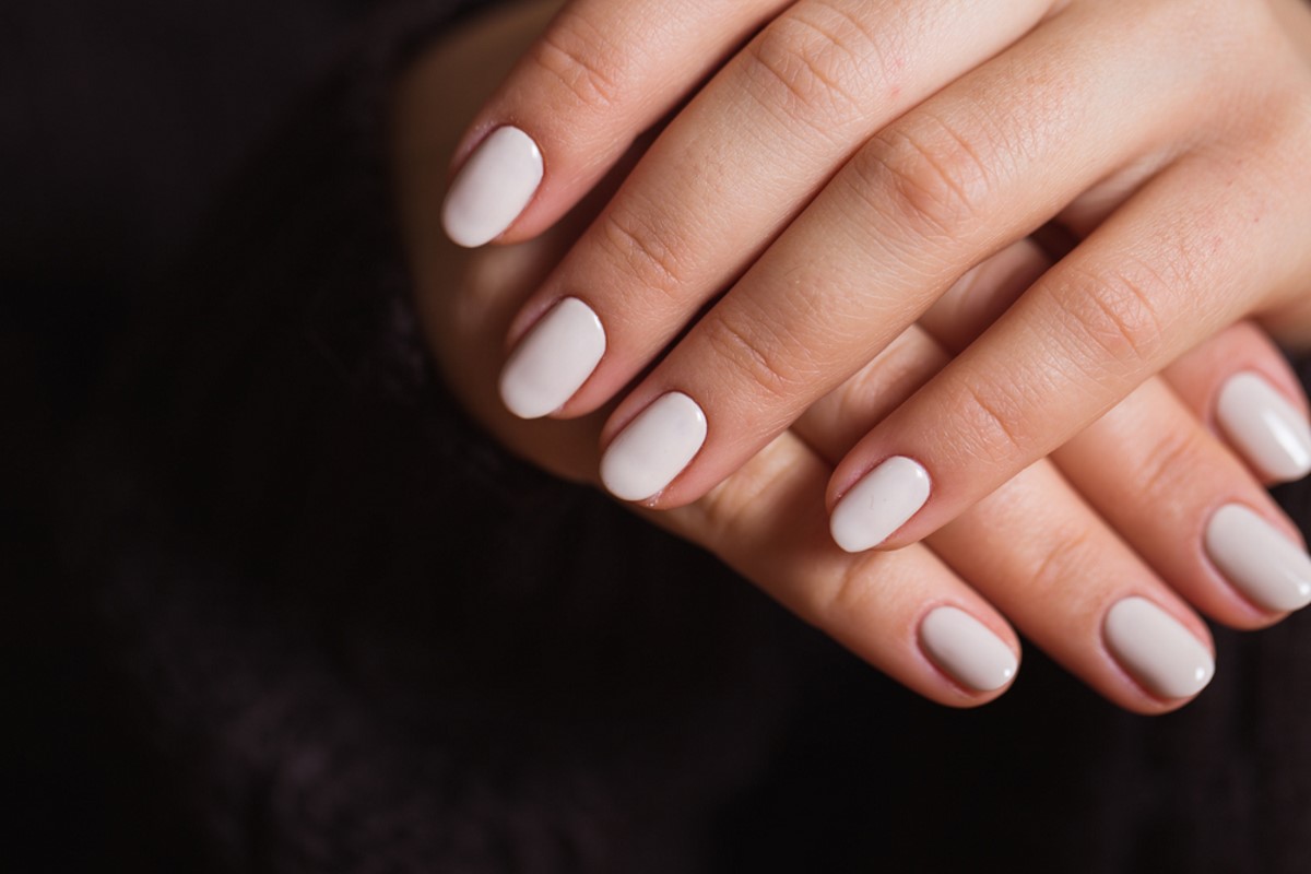 smalto unghie bianco