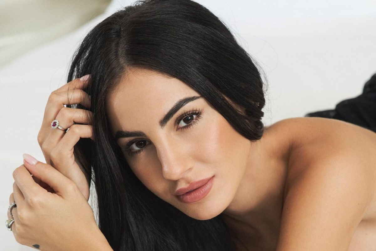 Caduta di stile per Giulia De Lellis: la ricrescita non ...