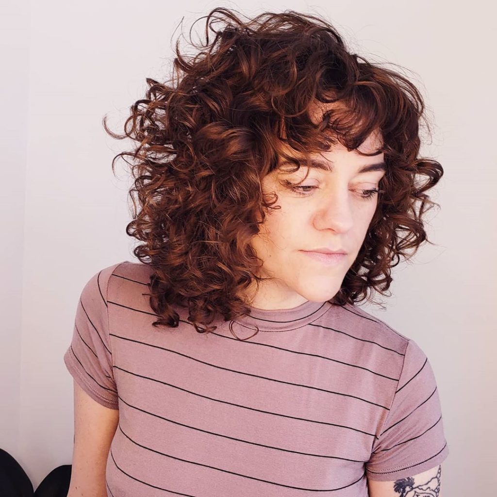 I capelli ricci tornano di moda in questo 2020! - CapelliStyle