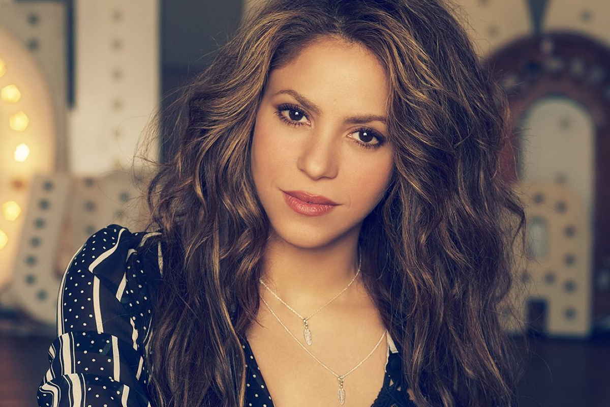 Shakira cambia look. Benvenuti capelli scuri! - CapelliStyle