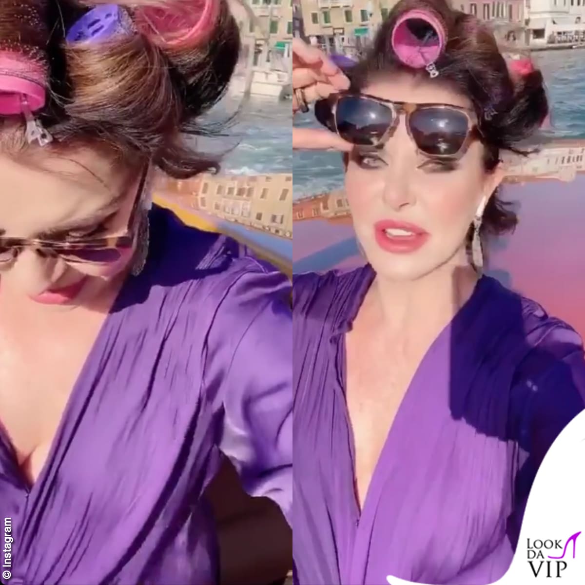 Venezia 2020: tutti i look di Alba Parietti, bigodini compresi -  CapelliStyle
