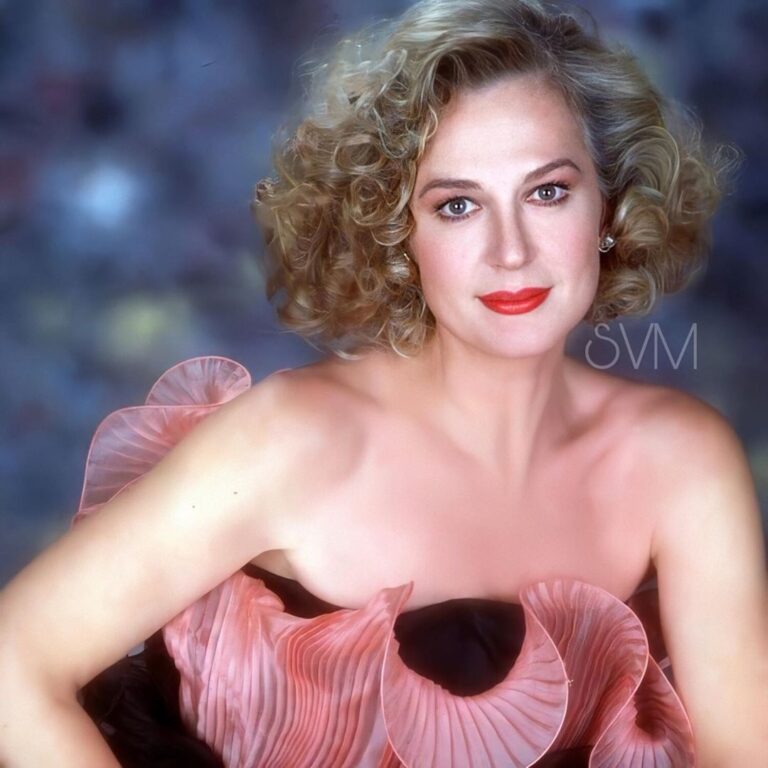 Loretta Goggi tutti i suoi look