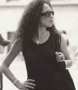 23+ Splendente Alessandra Amoroso Capelli Lunghi Immagini