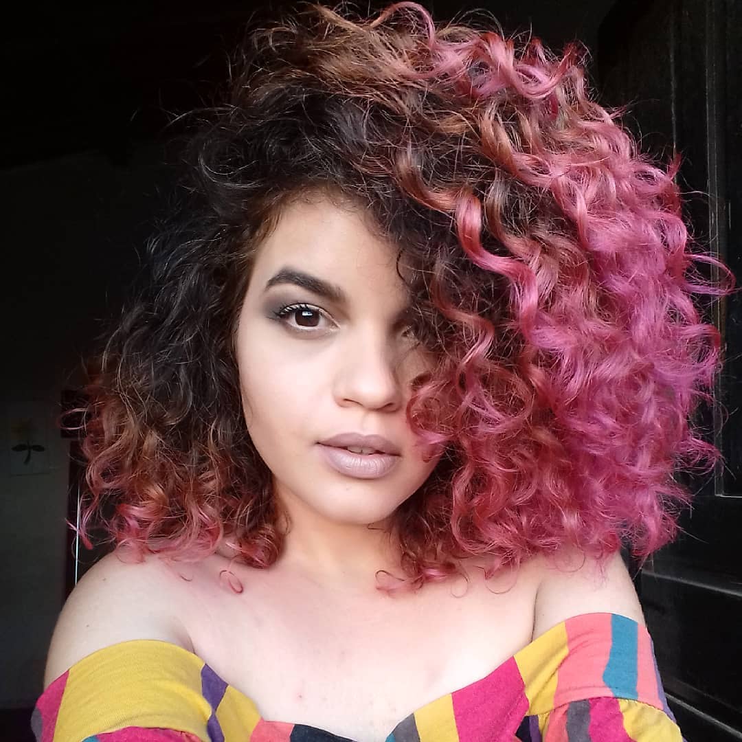 capelli rosa sulle punte