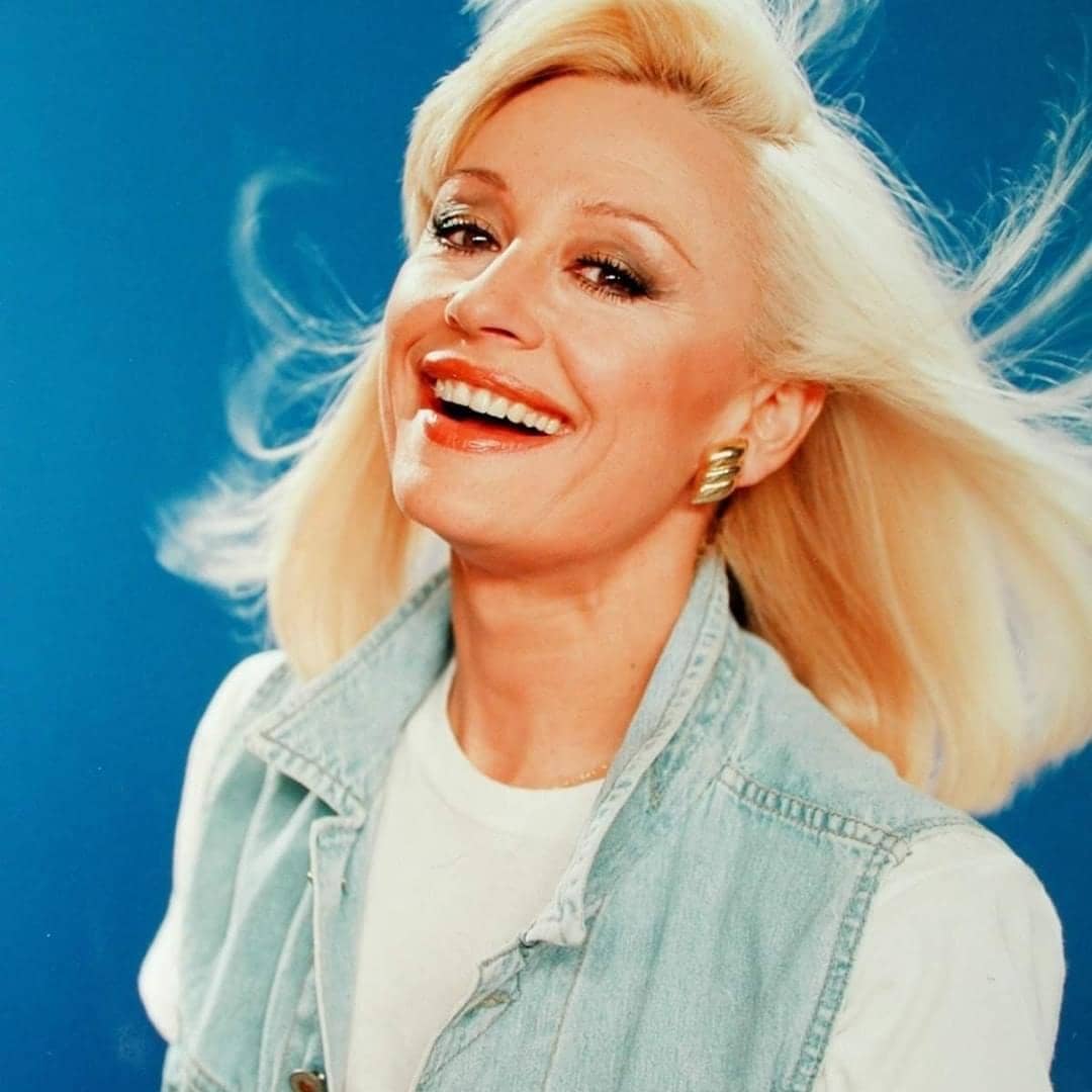raffaella carrà caschetto