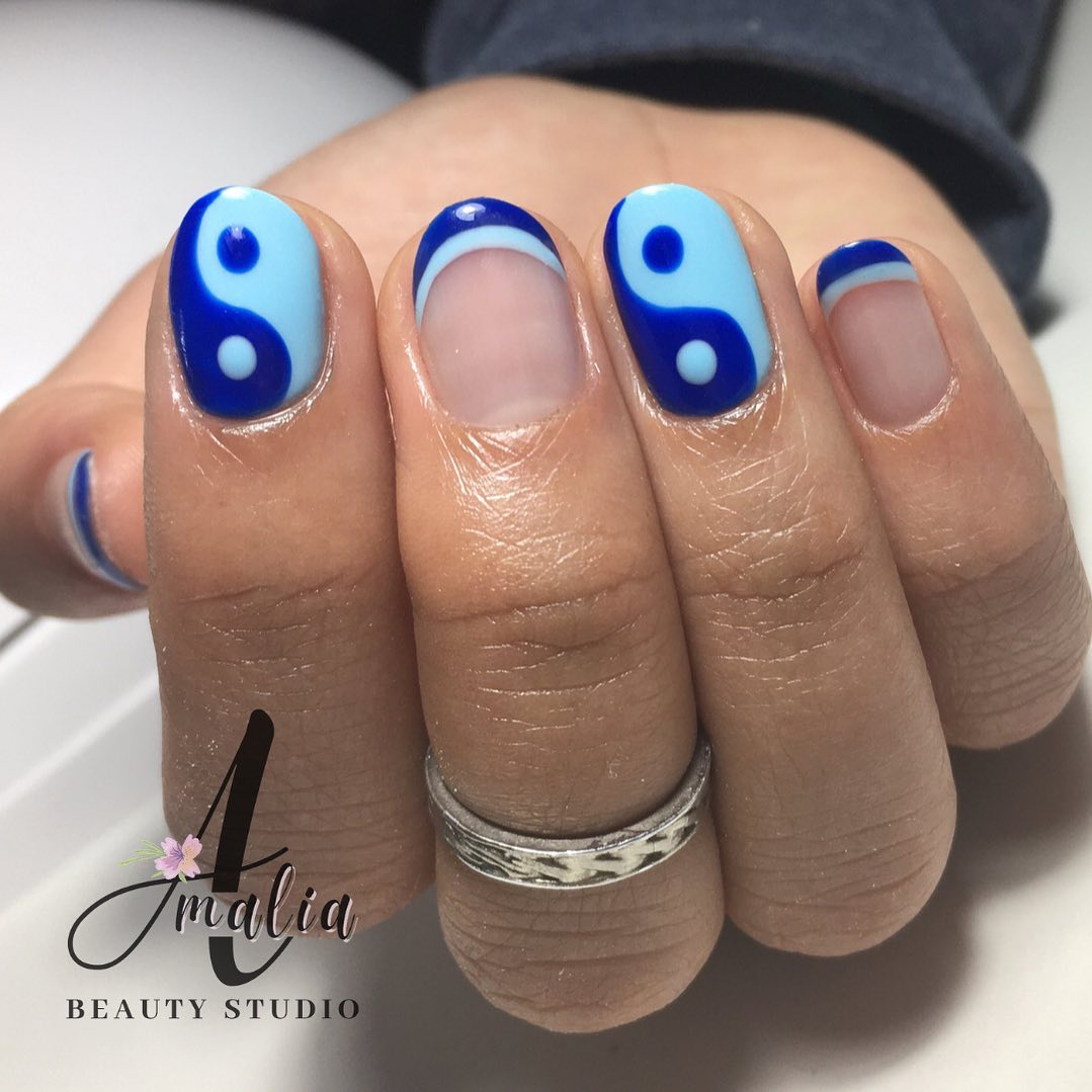 ying yang nail art 