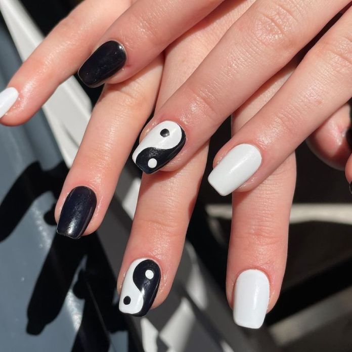ying yang nail art 