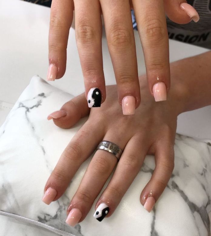 ying yang nail art 