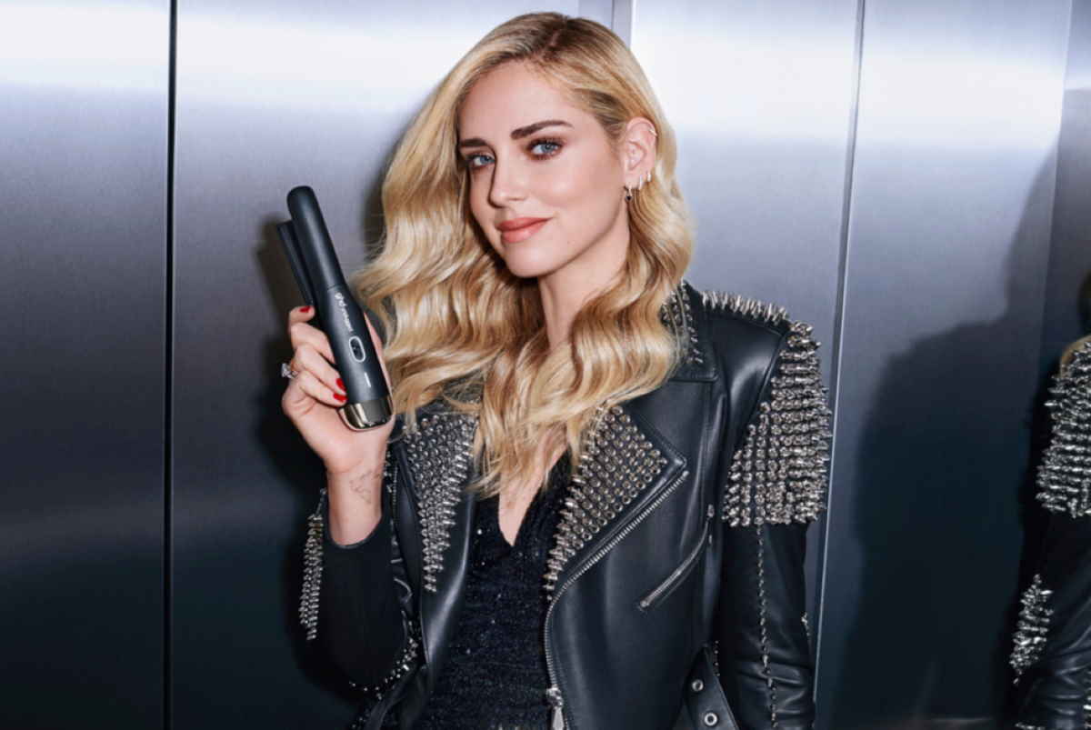 Chiara Ferragni presenta la nuova piastra ghd senza fili: scopri le sue