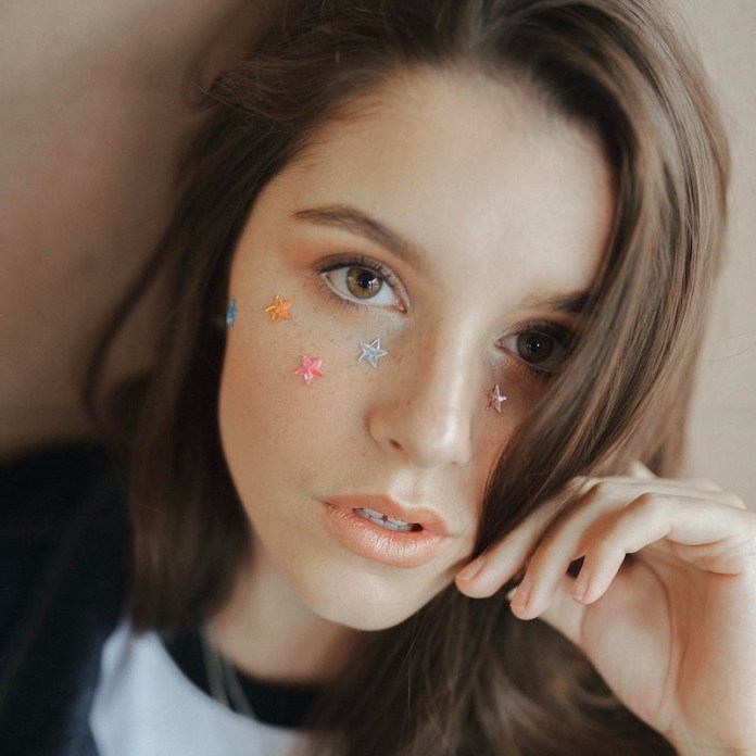 trucco adesivo