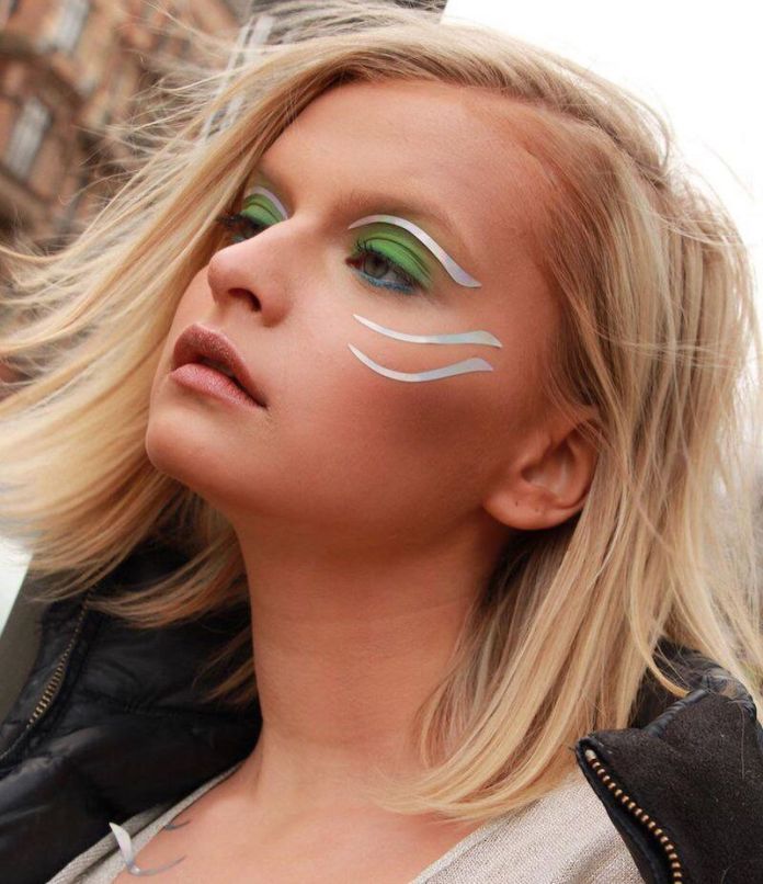 trucco adesivo