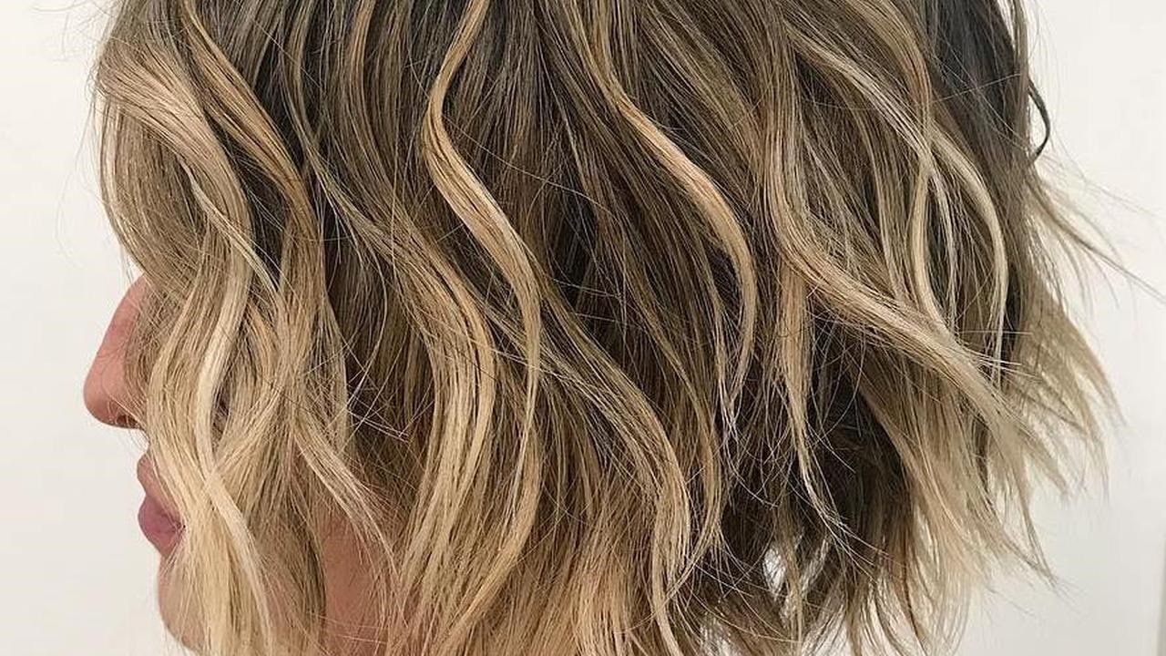 messy bob taglio capelli mosso