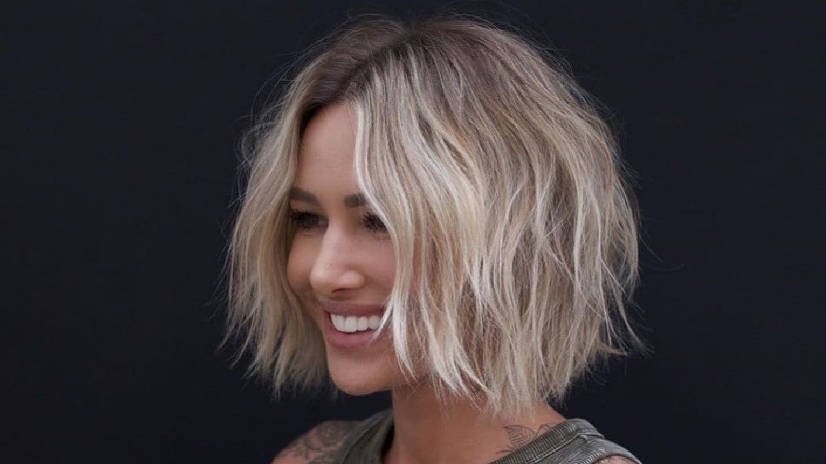 capelli taglio mosso biondo