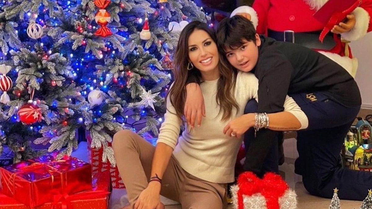 elisabetta gregoraci capelli chignon natale 2021
