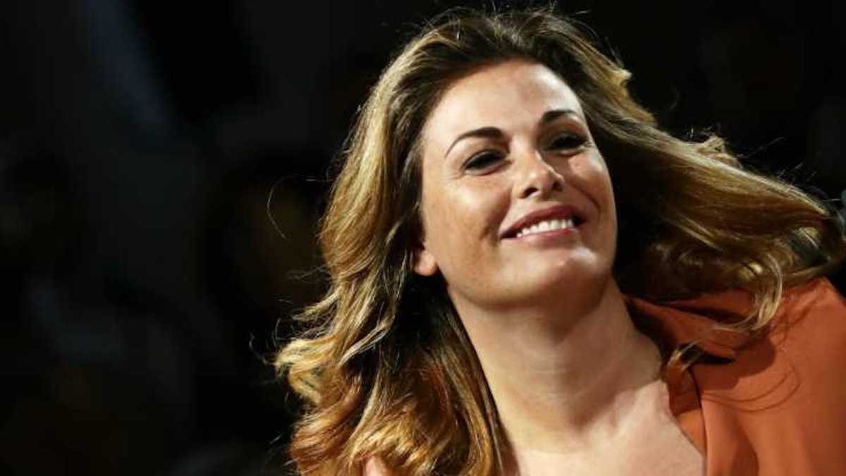 vanessa incontrada selfie al naturale capelli