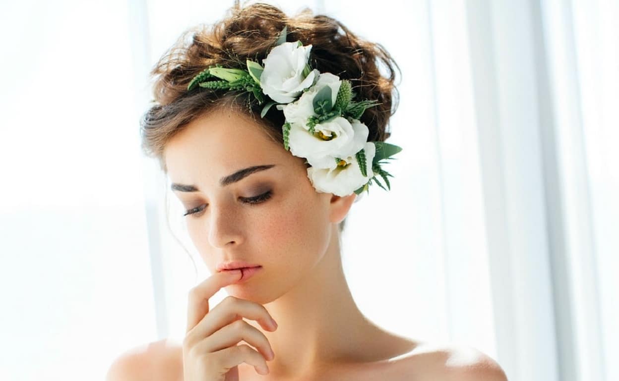 Acconciature sposa capelli corti 2022: per tutte le chiome più minimal
