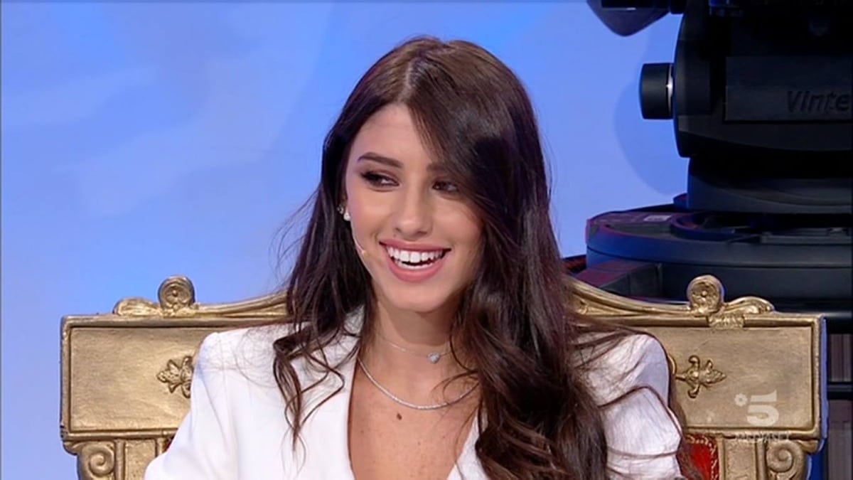 Angela nasti ued nuovo look capelli corti