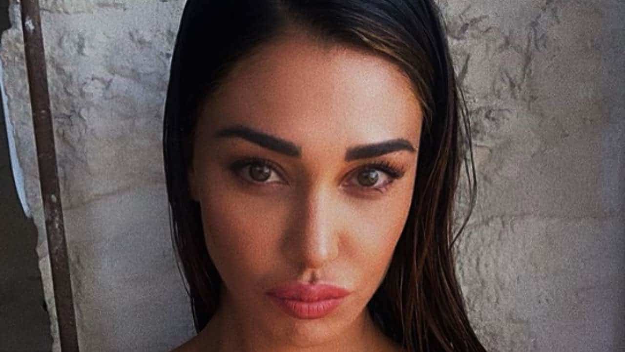 belen rodriguez nuovo look capelli frangia