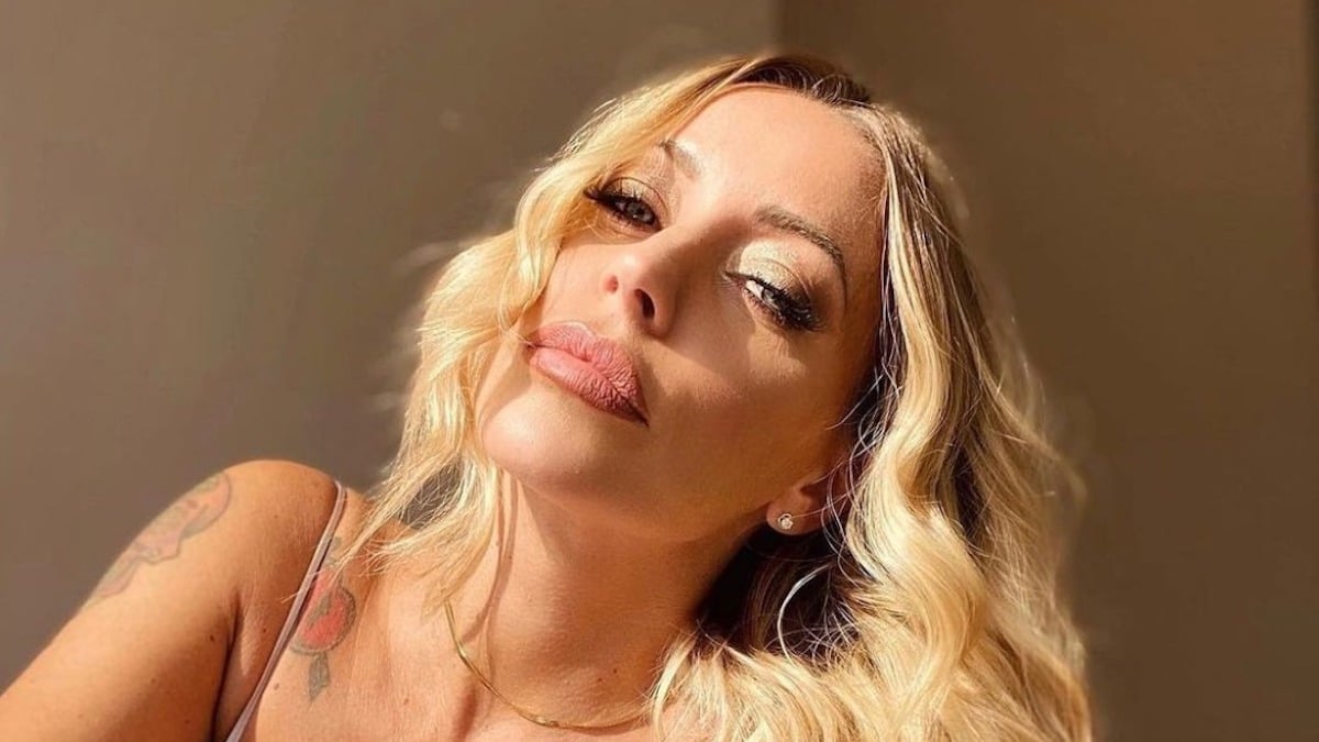 Karina Cascella cambio look capelli scuri