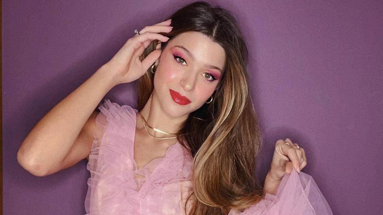 natalia paragoni capelli corti mori cambio look