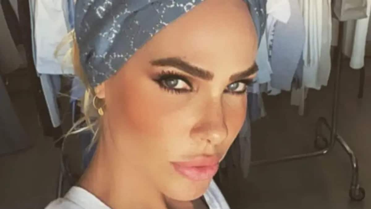 Ilary Blasi nuovo look capelli colore soft blonde