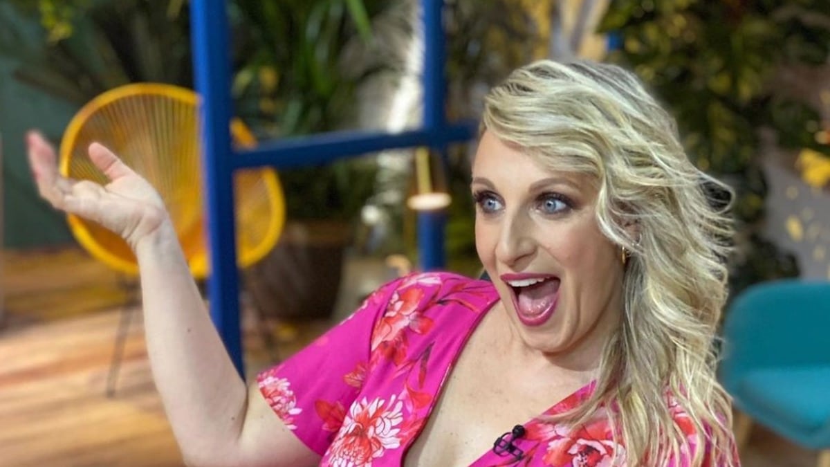 Katia Follesa cambio look drastico capelli rossi