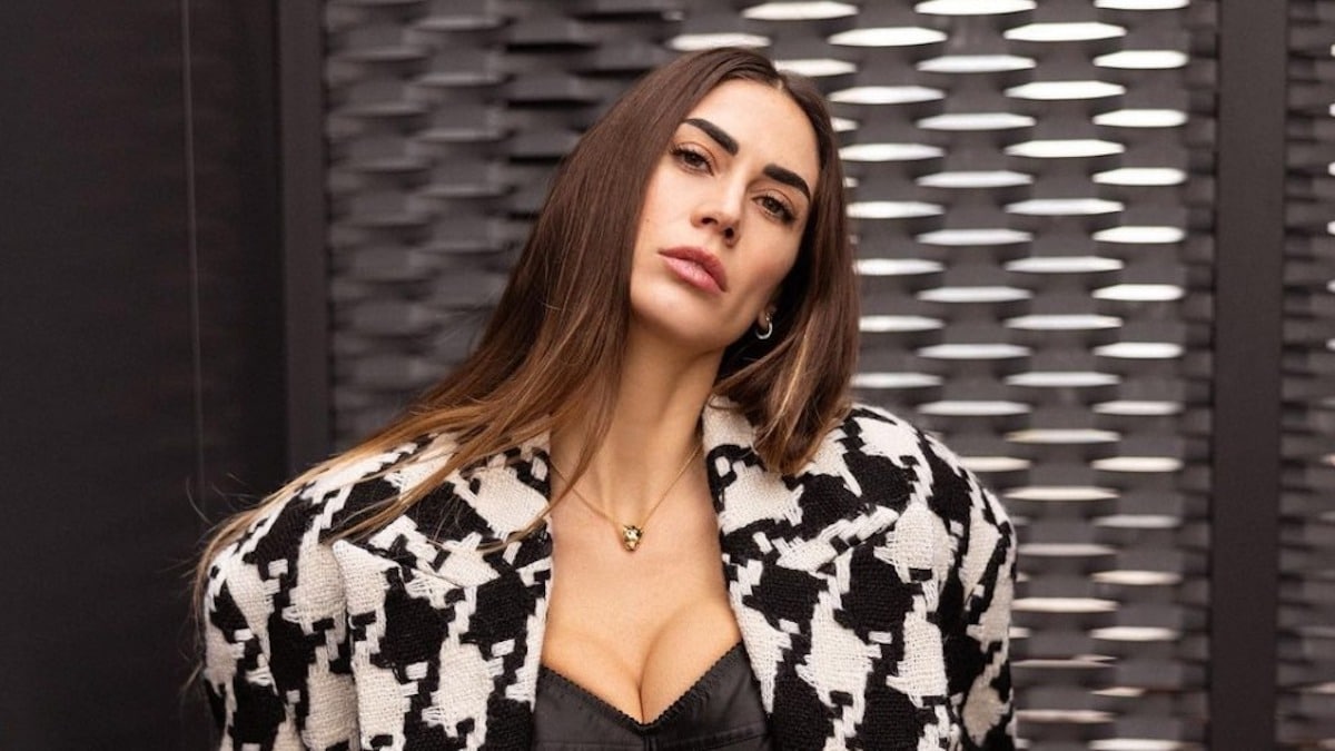 Melissa Satta nuovo look capelli taglio frangia