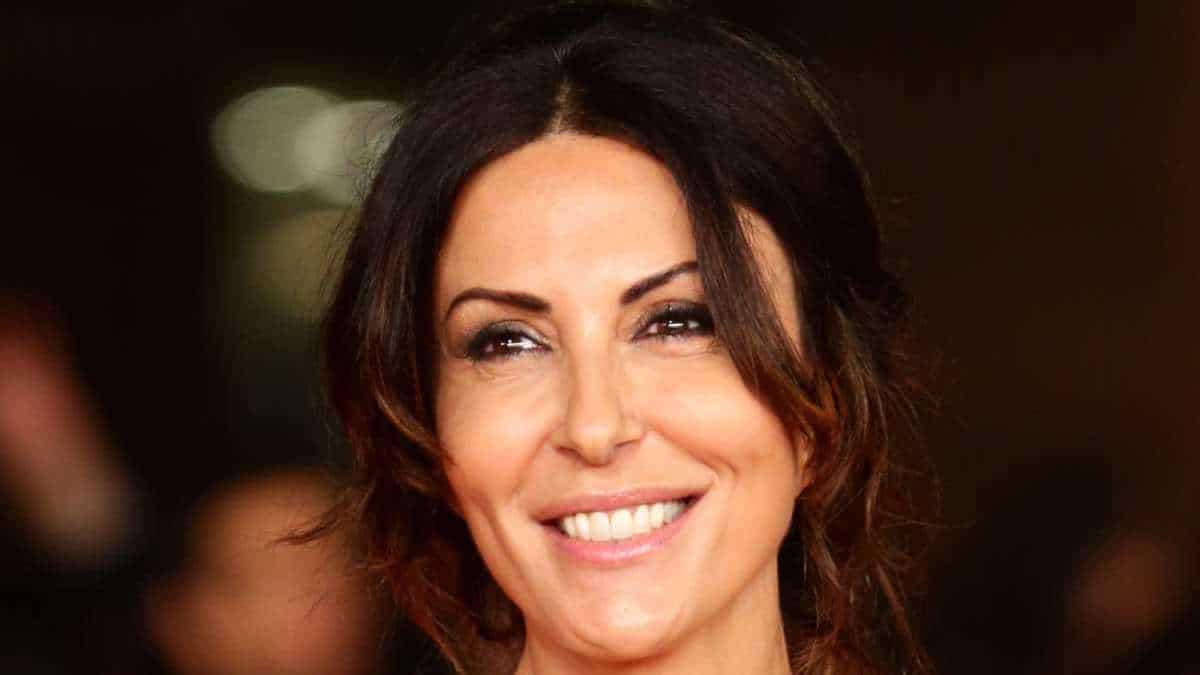 Sabrina Ferilli Sanremo 2022 look capelli colore