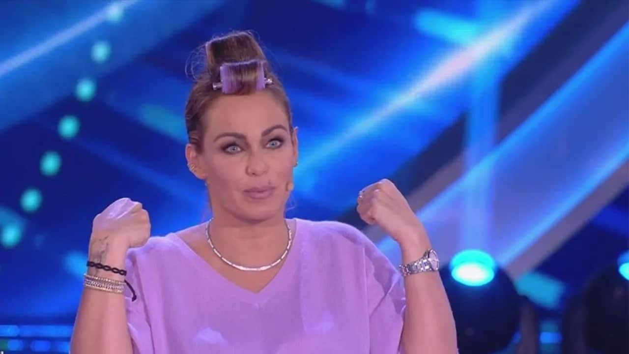 sonia bruganelli capelli bigodini verissimo motivo