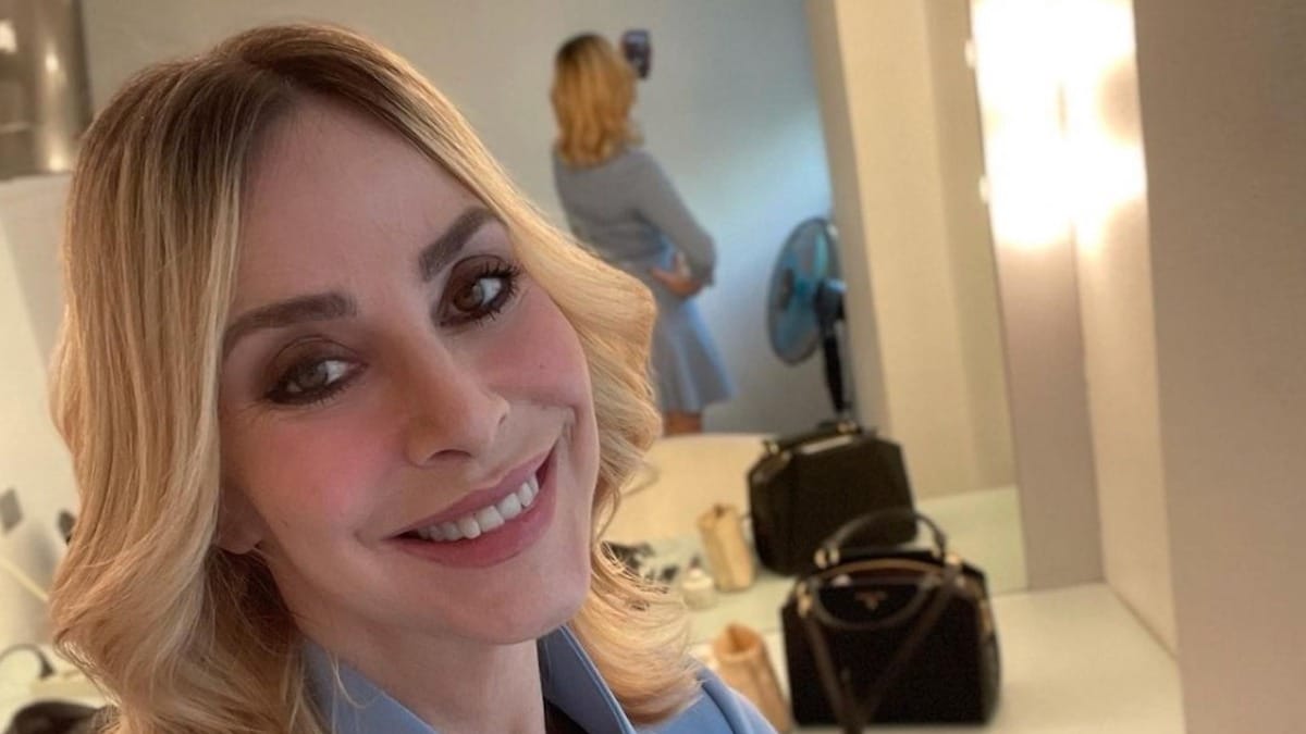 Stefania Orlando nuovo taglio capelli frangia