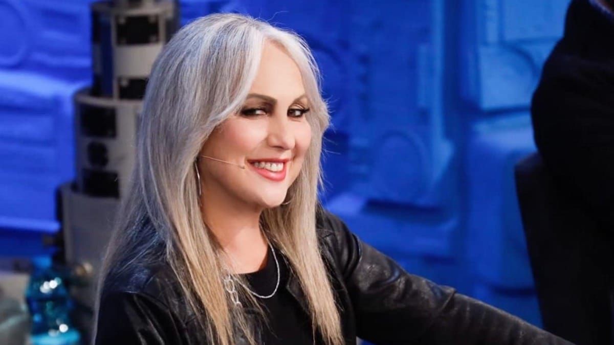 Alessandra Celentano nuovo look amici 21 capelli taglio caschetto