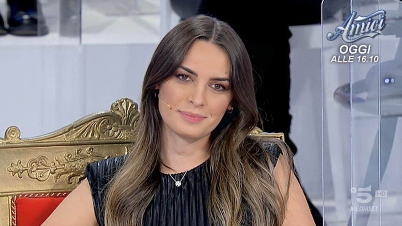 Andrea Nicole Conte UeD cambio look capelli rossi