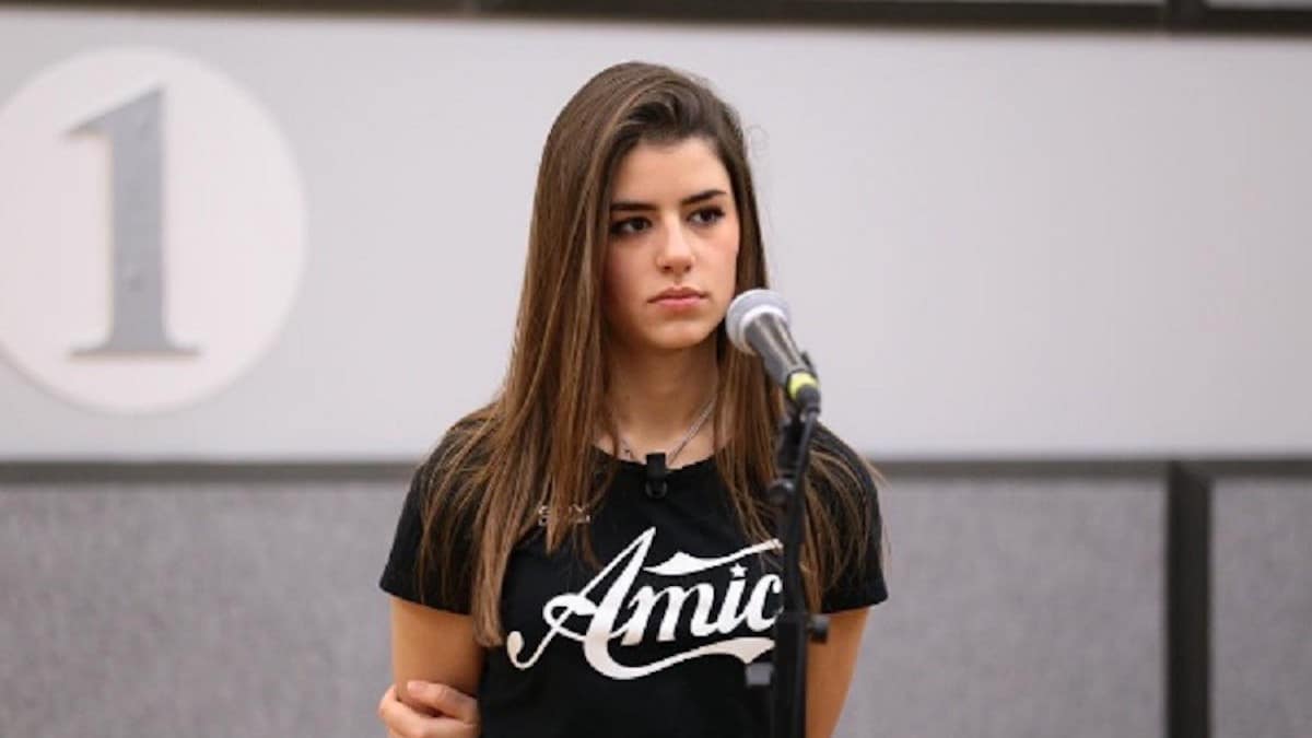 Federica carta amici oggi look capelli fisico