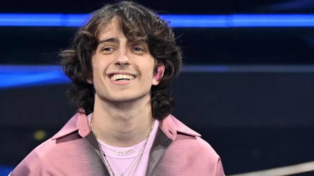 Sangiovanni cambio look capelli rasati