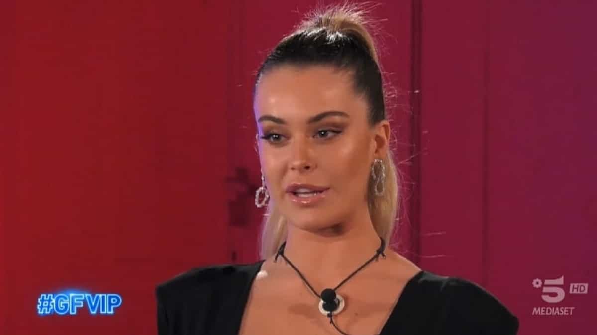 Sophie Codegoni dopo gf vip nuovo look capelli taglio colore