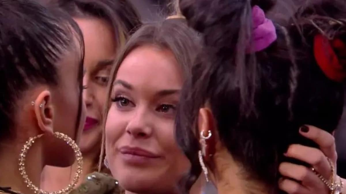 Sophie Codegoni GF Vip capelli maxi chignon abito marca prezzo