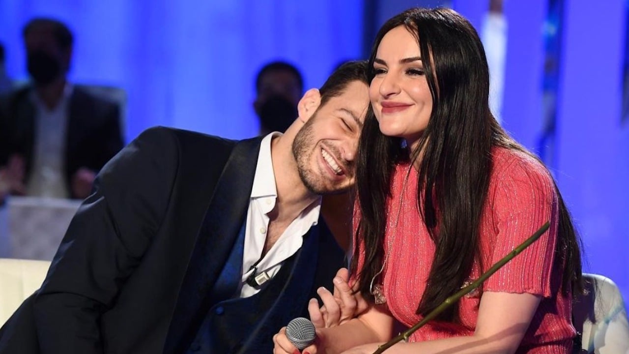 arisa vito coppola cambio look capelli parrucchiere