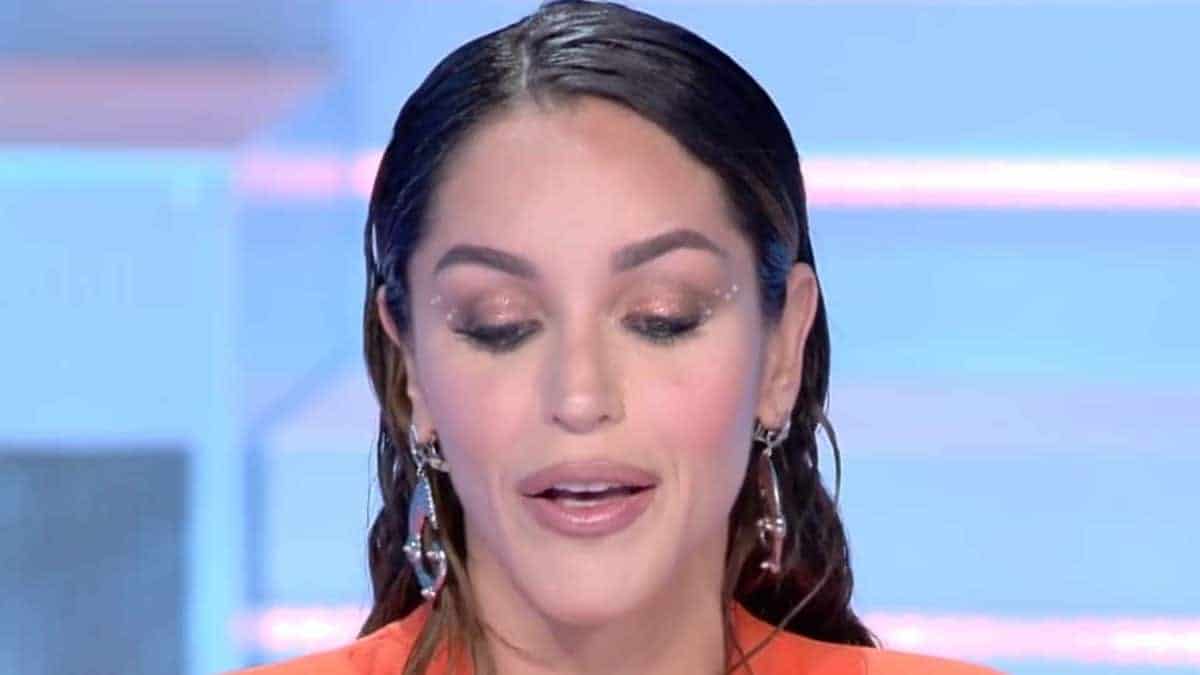 delia duran nuovo look capelli caschetto belen rodriguez