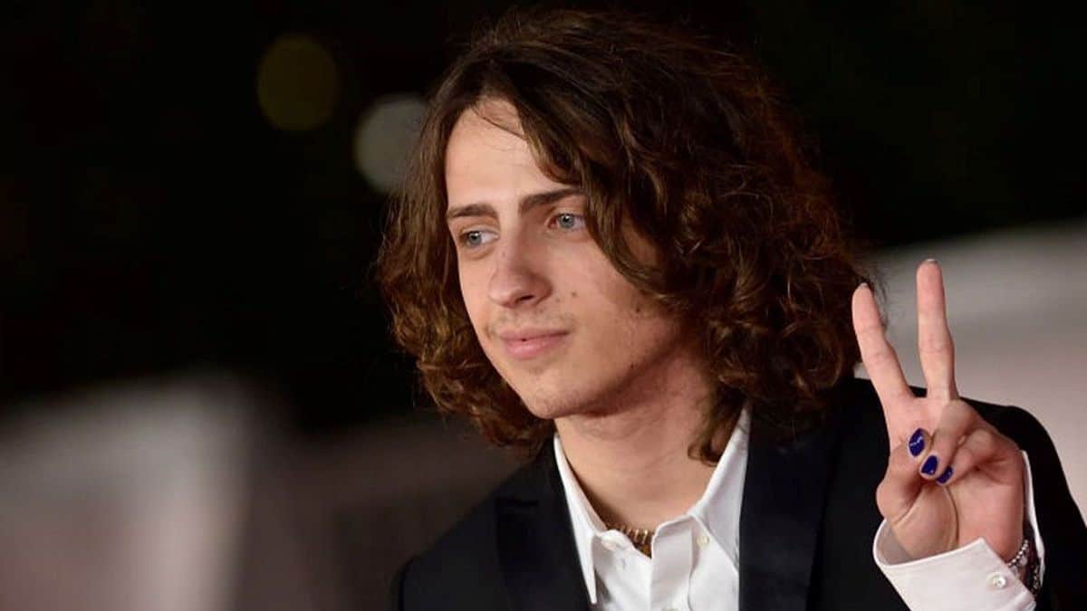 sangiovanni nuovo look motivo perché ha tagliato i capelli