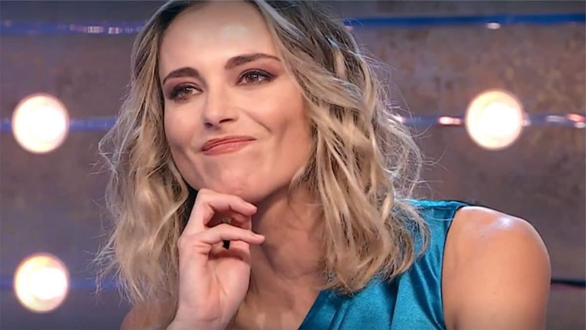 Francesca Fialdini nuovo look capelli corti ciuffo