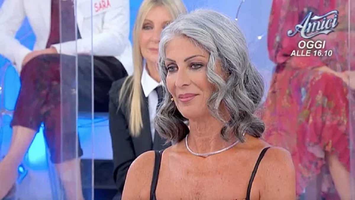 isabella ricci oggi look bikini dubai