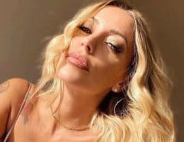 Karina Cascella nuovo look capelli taglio colore