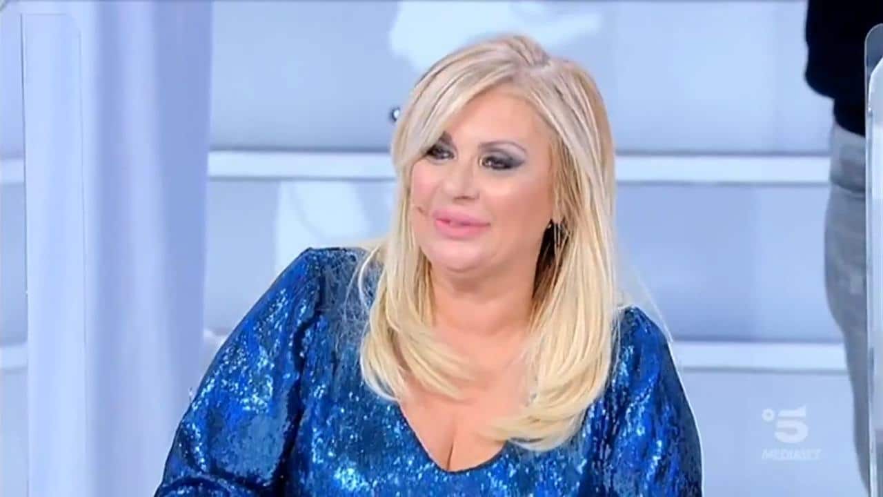 Tina Cipollari parrucchiere nuovo look capelli colore